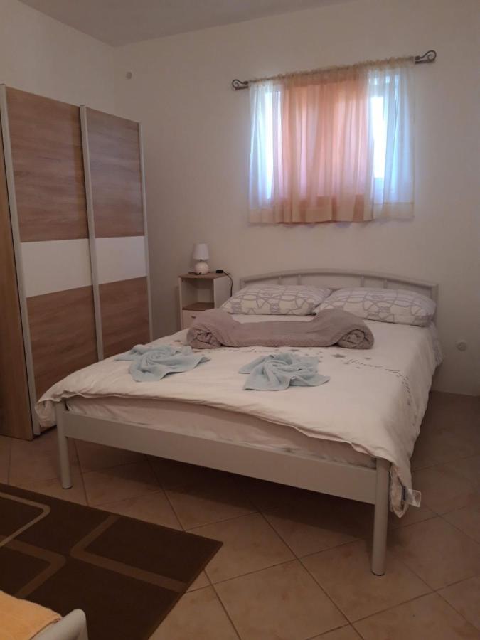 Apartment Perla Пироваць Екстер'єр фото